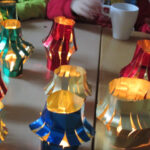 Bild - selbst gebastelte bunte Tischlichter