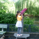 Bild: Mädchen am Fernrohr