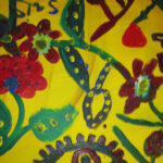 Eins von drei großartigen Bildern, die wir gemeinsam gemalt haben. | © FZM Bild: gemaltes Bild - bunte Blumen auf gelbem Hintergrund